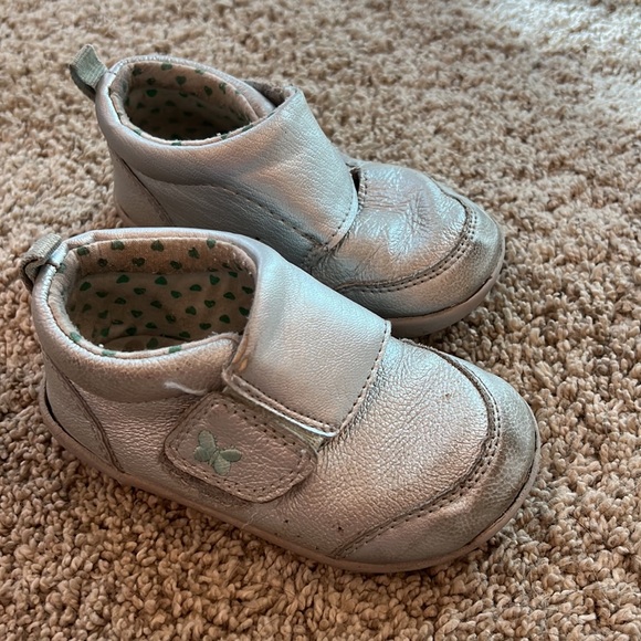 Toddler silver shoes - Picture 4 of 5